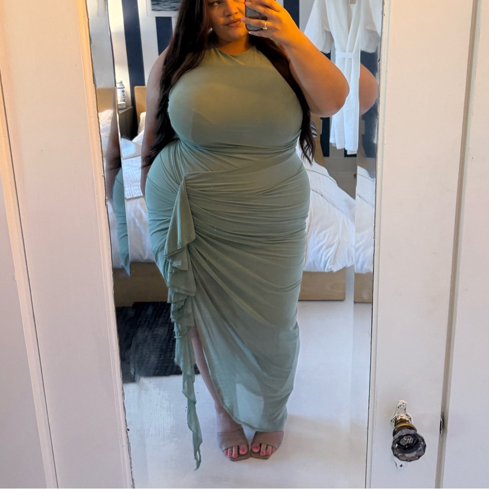 Elegant Sage Green Maxi Dress